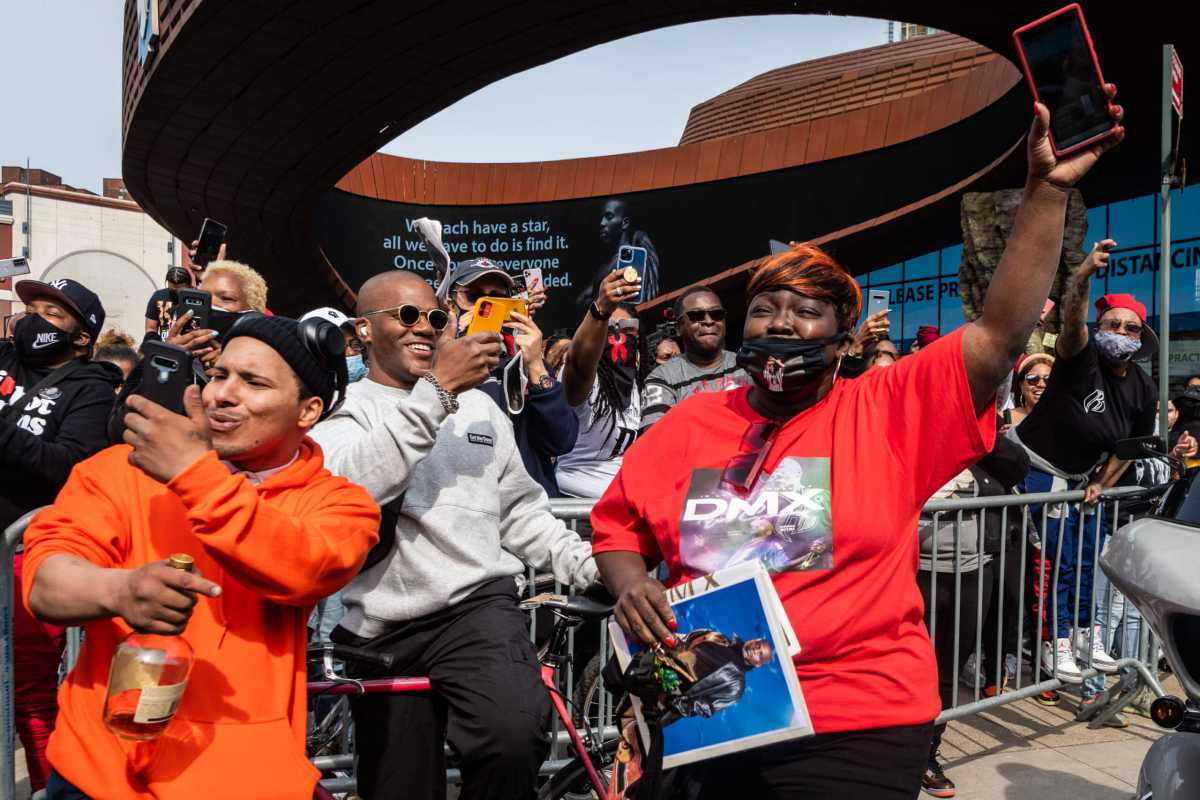 DMX fans bid the last farewell to the rapper
