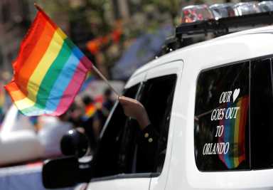 2016-06-26T000000Z_1432785632_S1AETMFGFTAB_RTRMADP_3_USA-LGBT-1600×1113