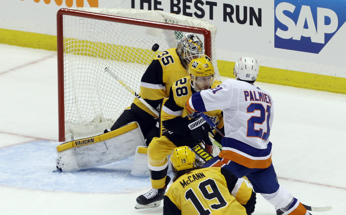 Islanders Penguins Palmieri
