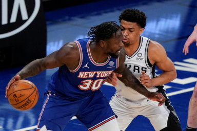 FILE PHOTO: NBA: San Antonio Spurs at New York Knicks