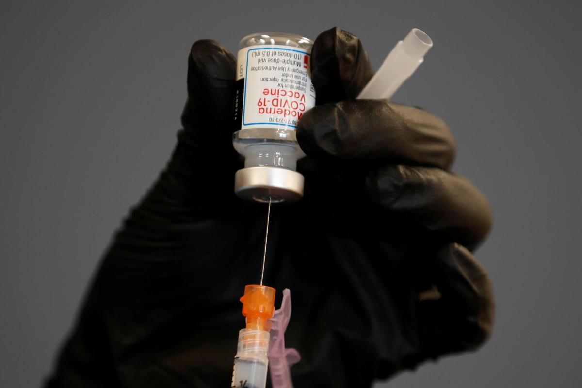 FILE PHOTO: California opens up vaccines to all residents over the age of 16