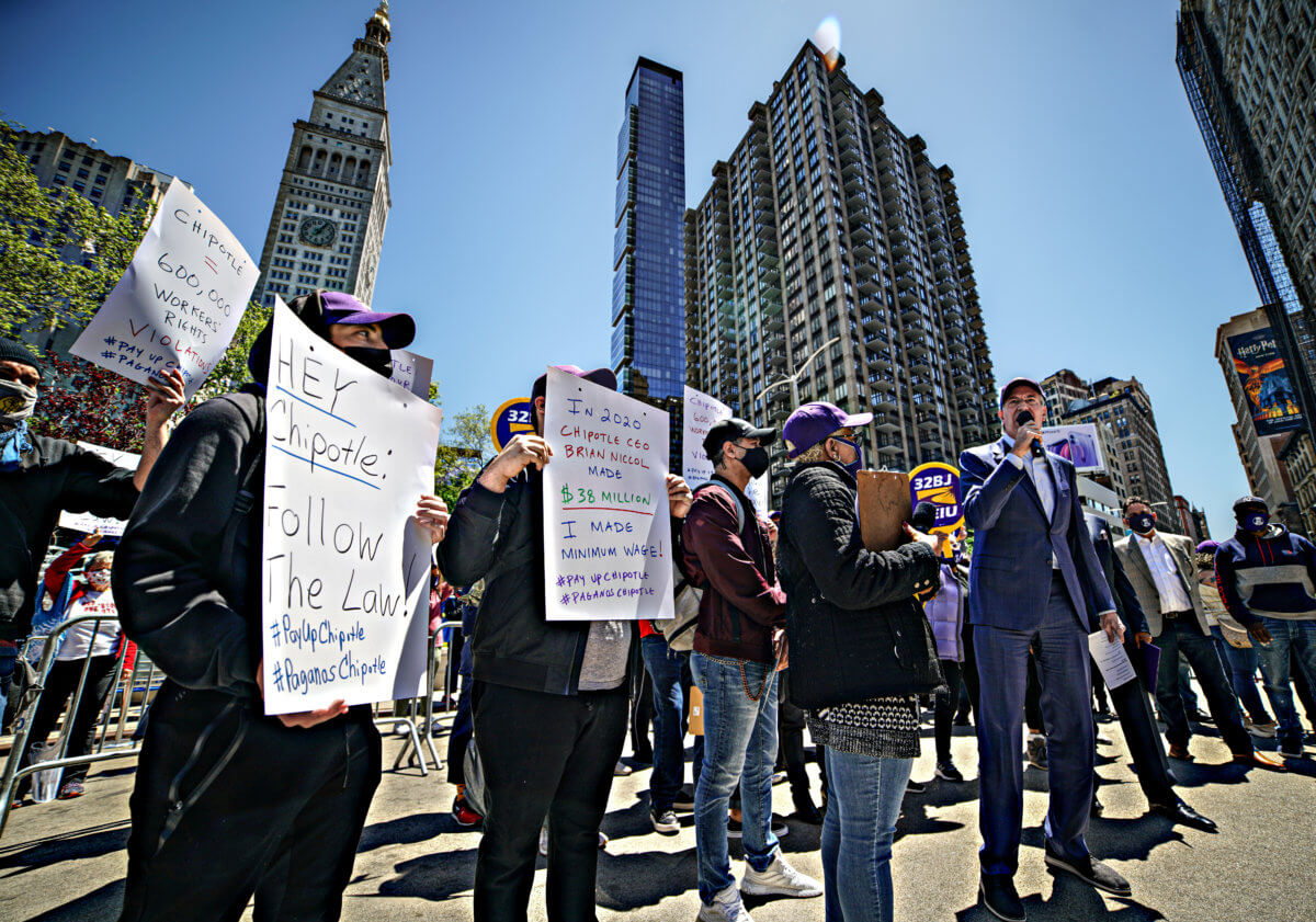 Mayor de Blasio is boycotting Chipotle, tells food chain it’s time to pay up 2