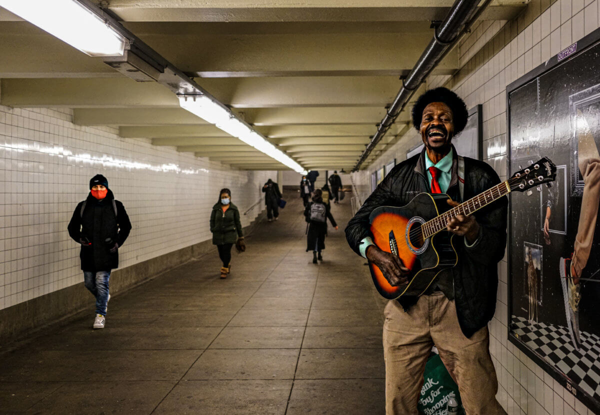 Subway performer