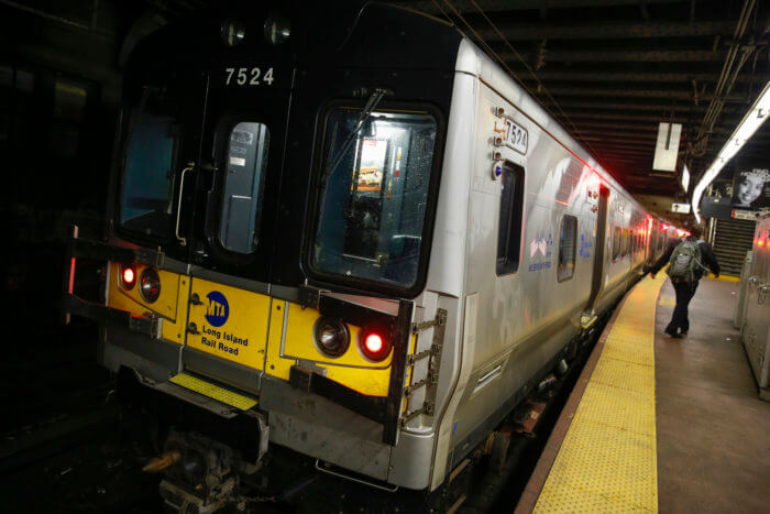 Mets-Willets Point, A Manhattan-bound (7) train arrives at …