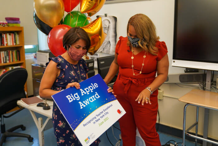 East Harlem teacher one of 20 Big Apple Award recipients for work with her students 3