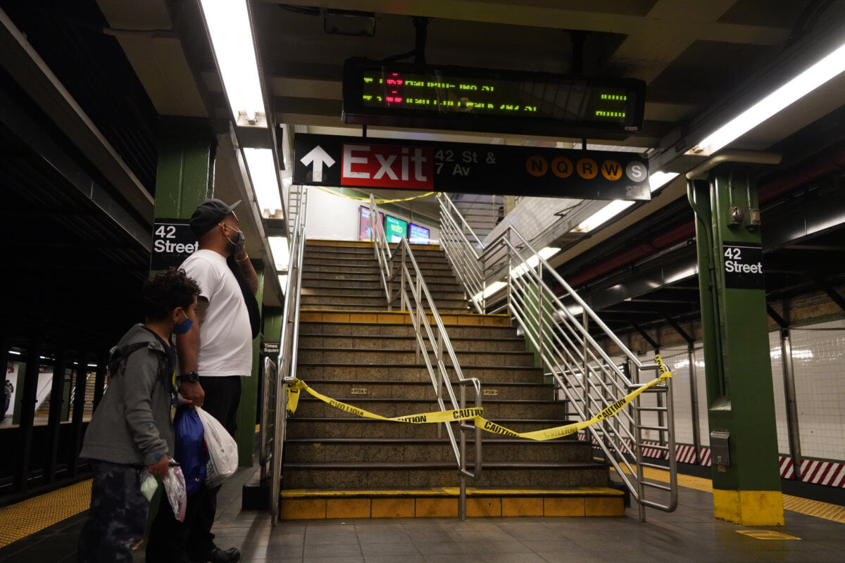 Slashing leaves pools of blood in Times Square subway station 4