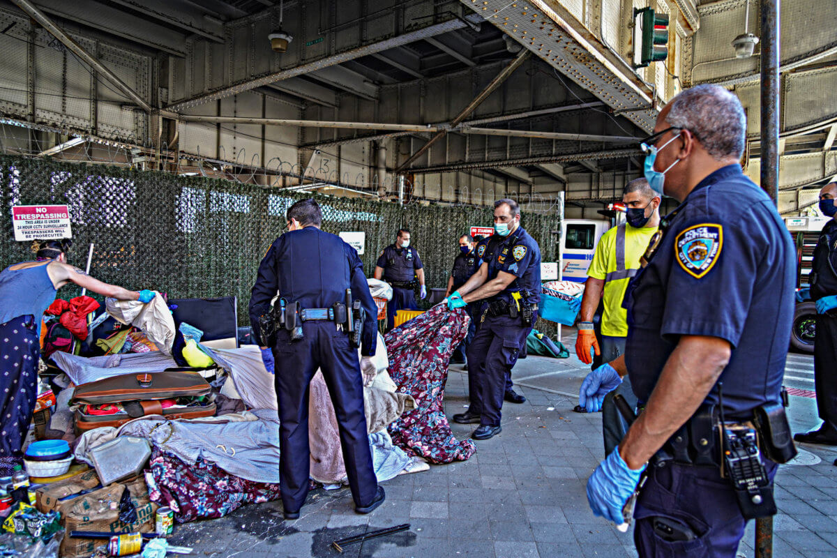 Homewreckers: NYPD evicts homeless couple from FDR encampment 9
