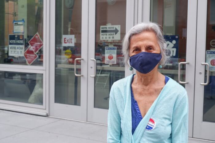 New Yorkers cast mayoral ballots on first weekend of early voting 9