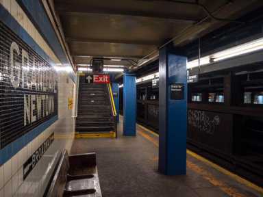 IND_Queens_Boulevard_Grand_Avenue-Newton_Northbound_Platform-2048×1536-1-1200×900-1
