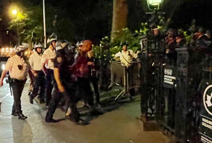 Will Washington Square Park close at 10 p.m. this weekend? 'Ask police,' says mayor's office 3