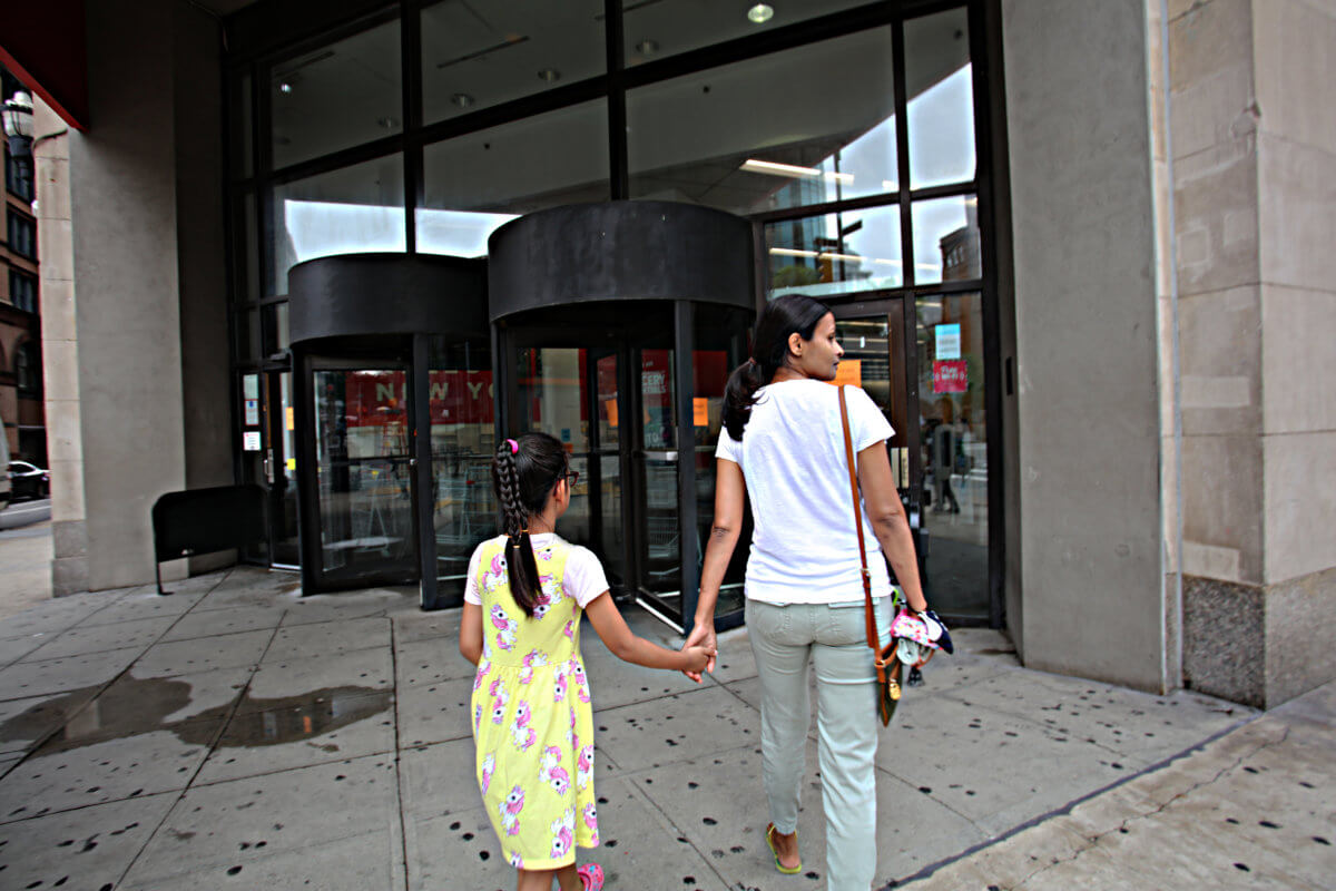 The blue light burns out: Last Kmart in Manhattan closes doors for good 7