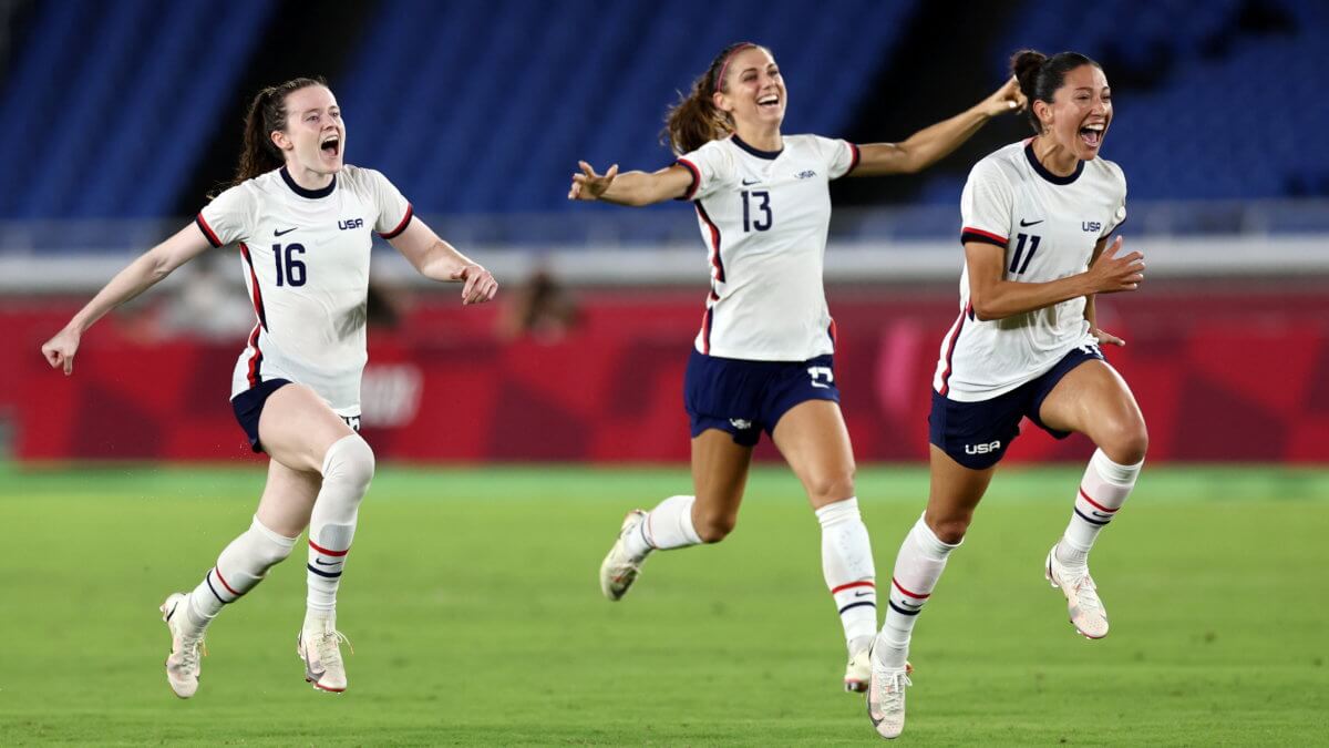 Soccer Football – Women – Quarterfinal – Netherlands v United States