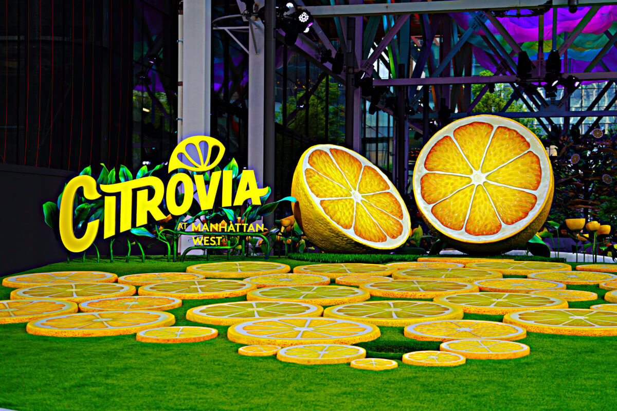 New York's fresh squeeze: A faux lemon forest crops up in Midtown 2