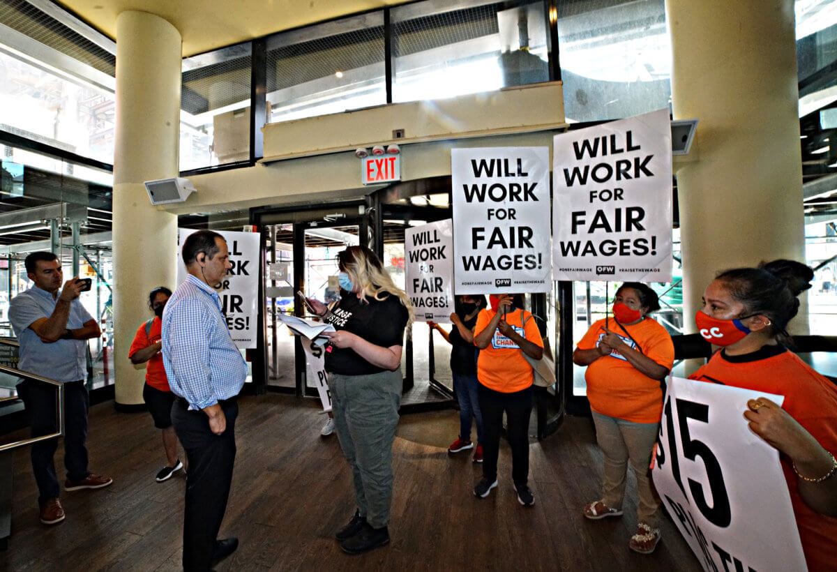 NYC restaurant workers wage war on sub-minimum pay in Times Square 4