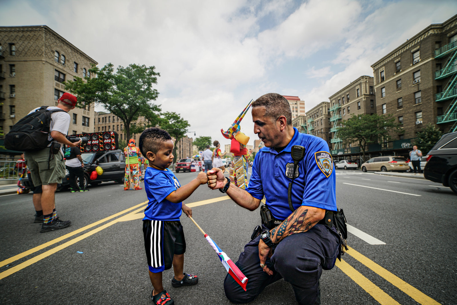 Bronx Dominican Day Parade brings hundreds of spectators and