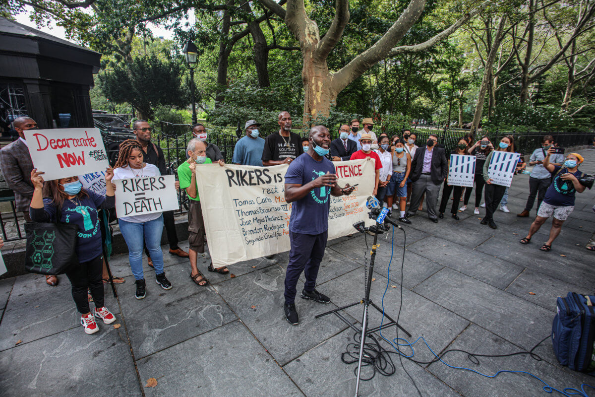 Rikers wrath: Families, advocates demand mayor immediately reduce prison population 11