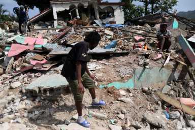 Aftermath of quake, in Marceline