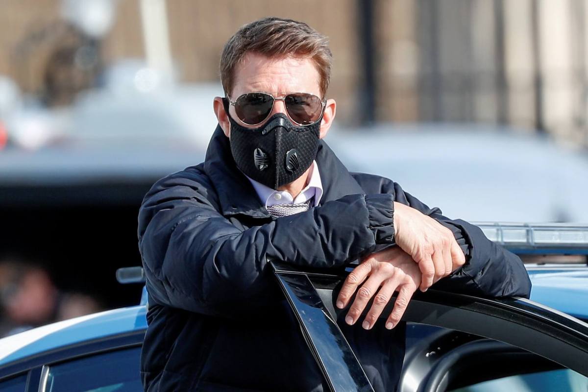FILE PHOTO: Tom Cruise takes filming of Mission Impossible 7 down to the colosseum in Rome