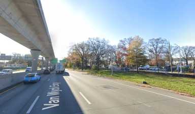 Van Wyck near 116 Av
