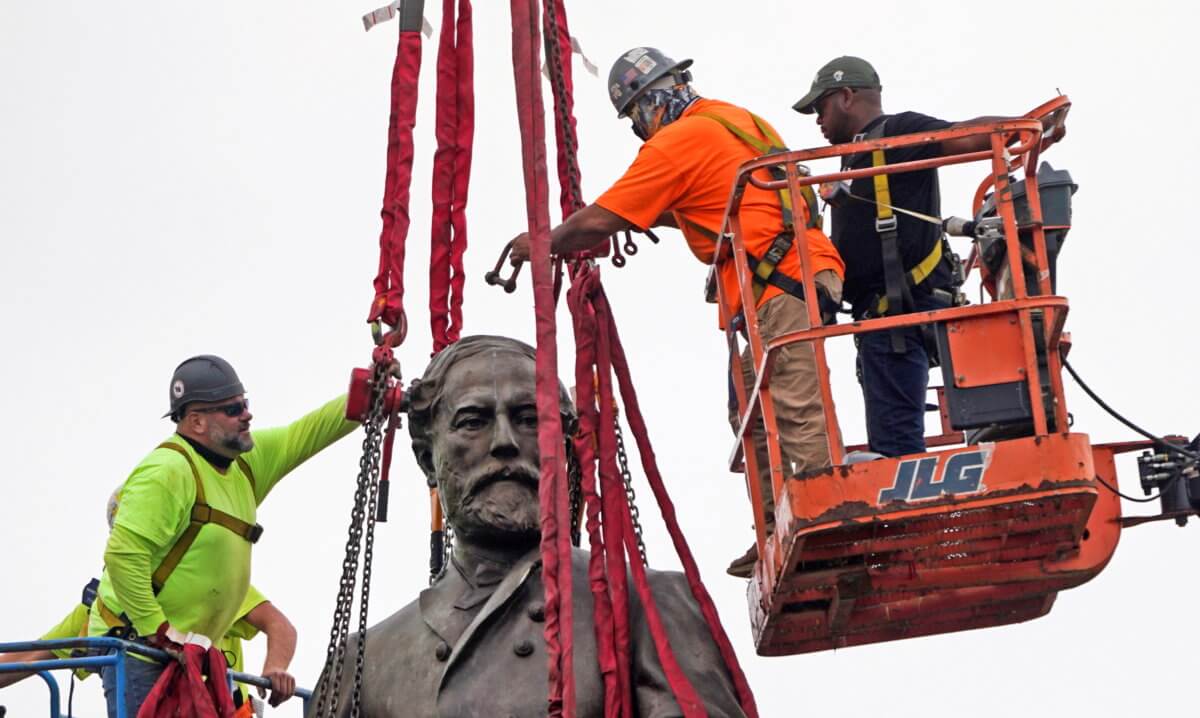 Statue of Confederate commander Robert E. Lee removed in Virginia