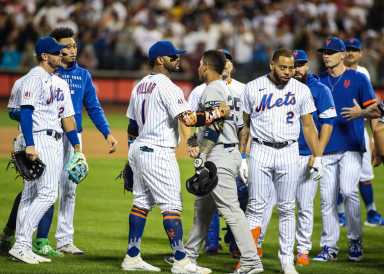 Mets Yankees whistle