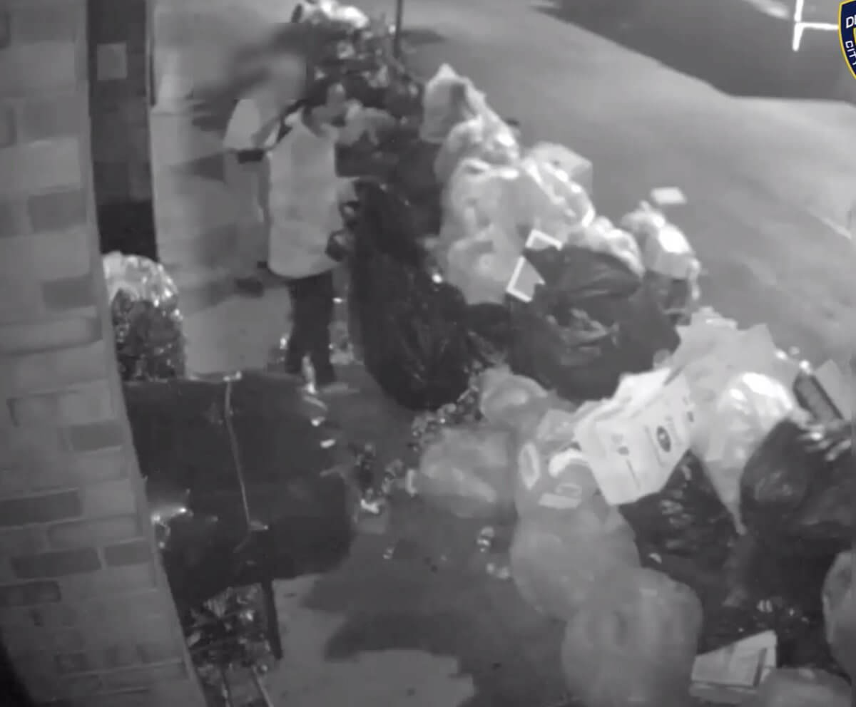 See it: Man socks senior citizen bottle collector on Lower East Side 1 Screen Shot 2021-09-29 at 11.06.17 AM