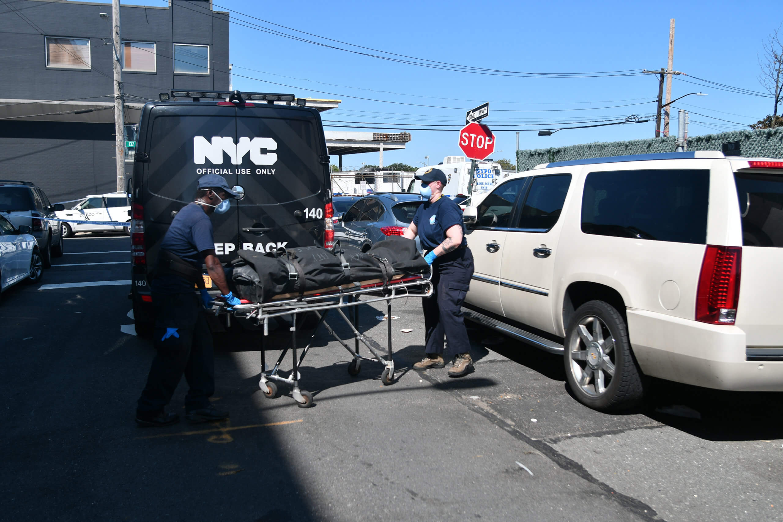 Dead body in a bag found dumped on Brooklyn sidewalk amNewYork