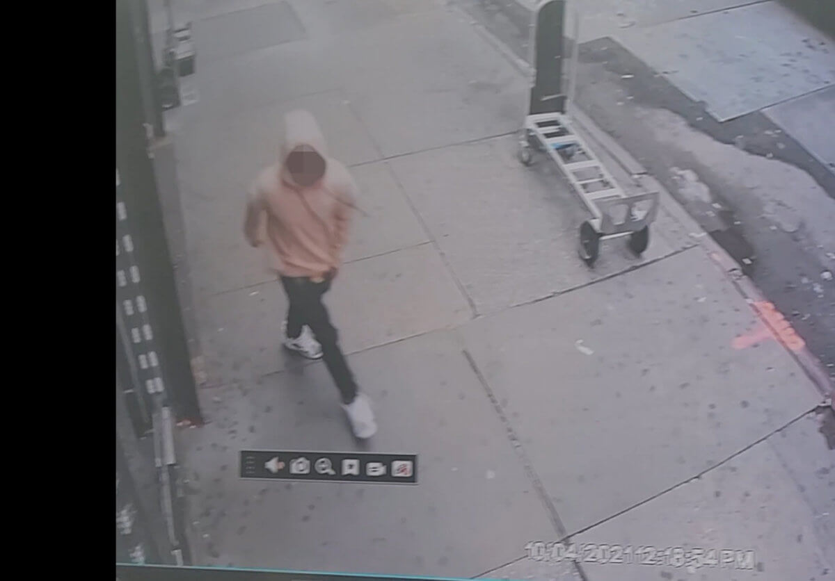 Man shot in the leg near Times Square, suspect remains at large 4