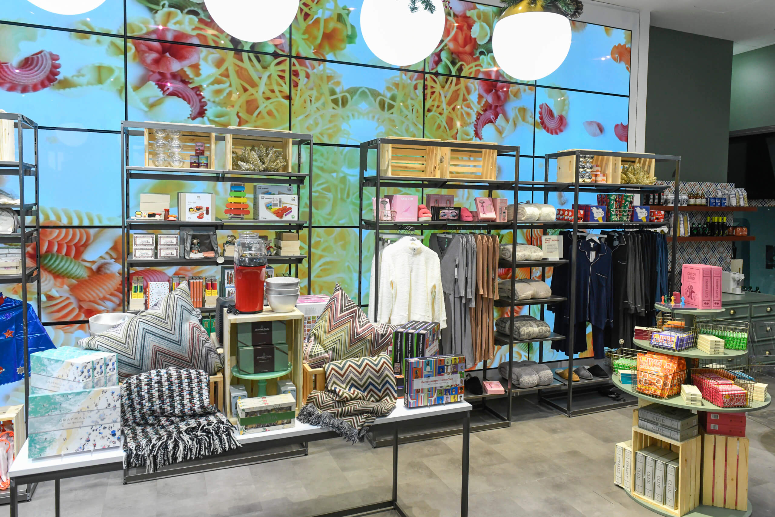 Bloomie's, a Small-Store Concept by Bloomingdale's, Opens This