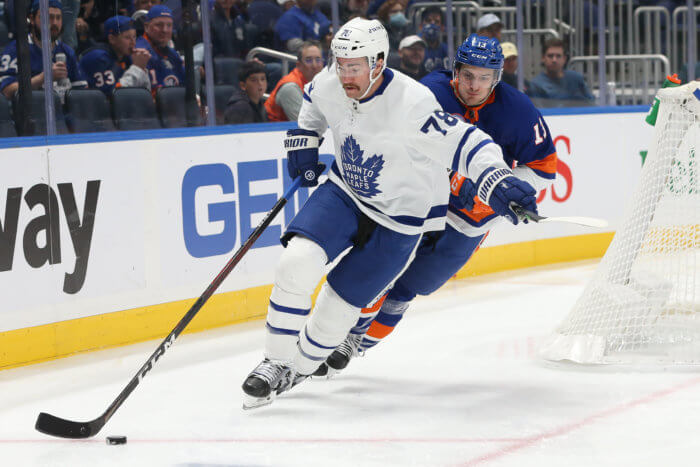 Islanders Maple Leafs