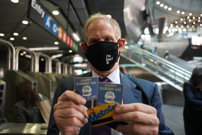 New York City's half-price MetroCard program tops 250,000 enrollments for first time 5