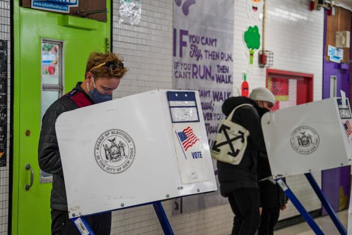 Ruling against NY's redistricting temporarily on hold 2