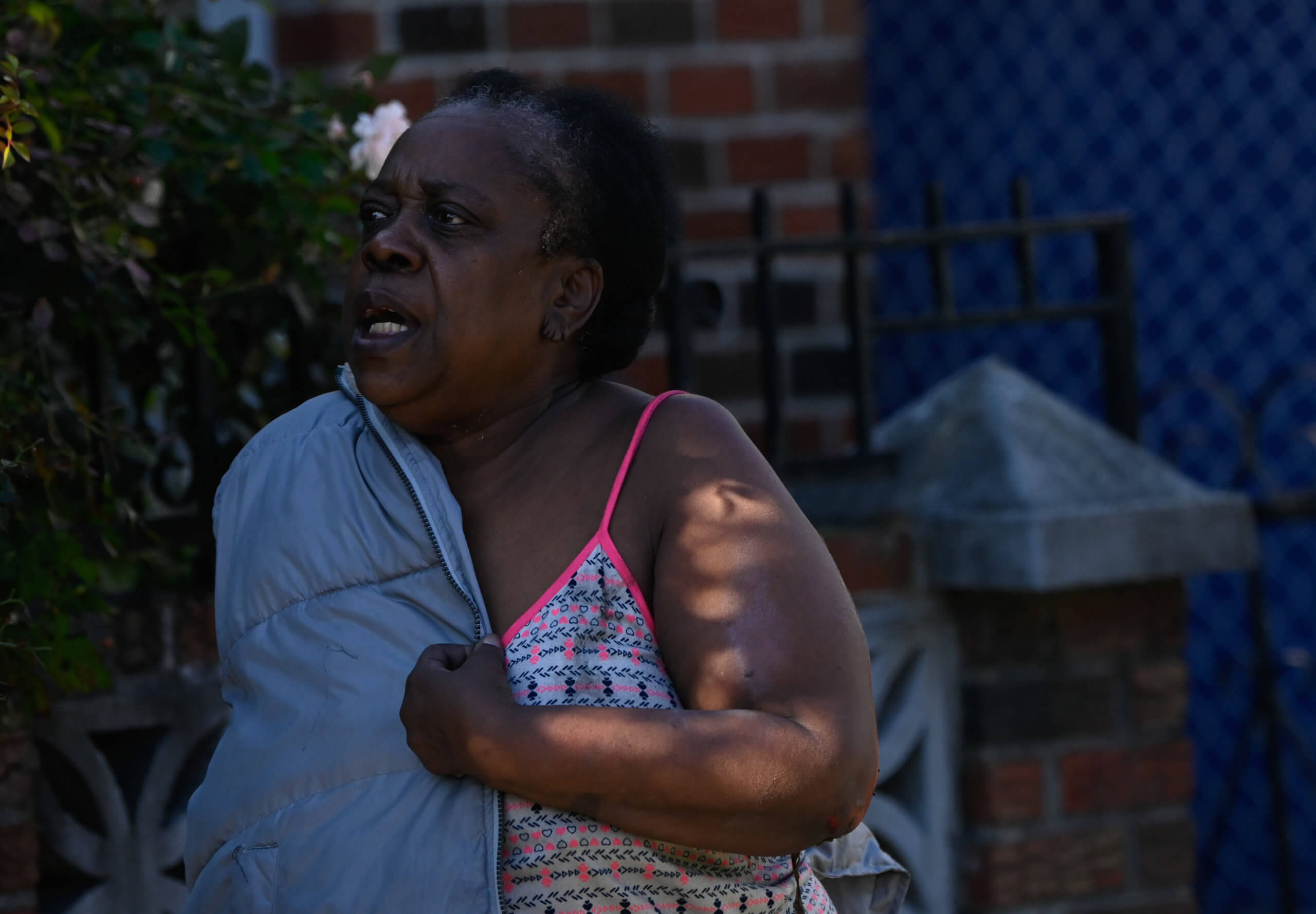 Brooklyn firefighters save three young children from burning home 3