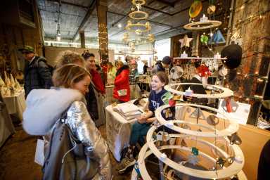 FAD Holiday Market – Invisible Dog-14