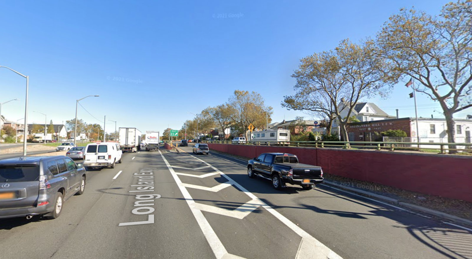 Hitandrun driver dismembers pedestrian on Long Island Expressway in