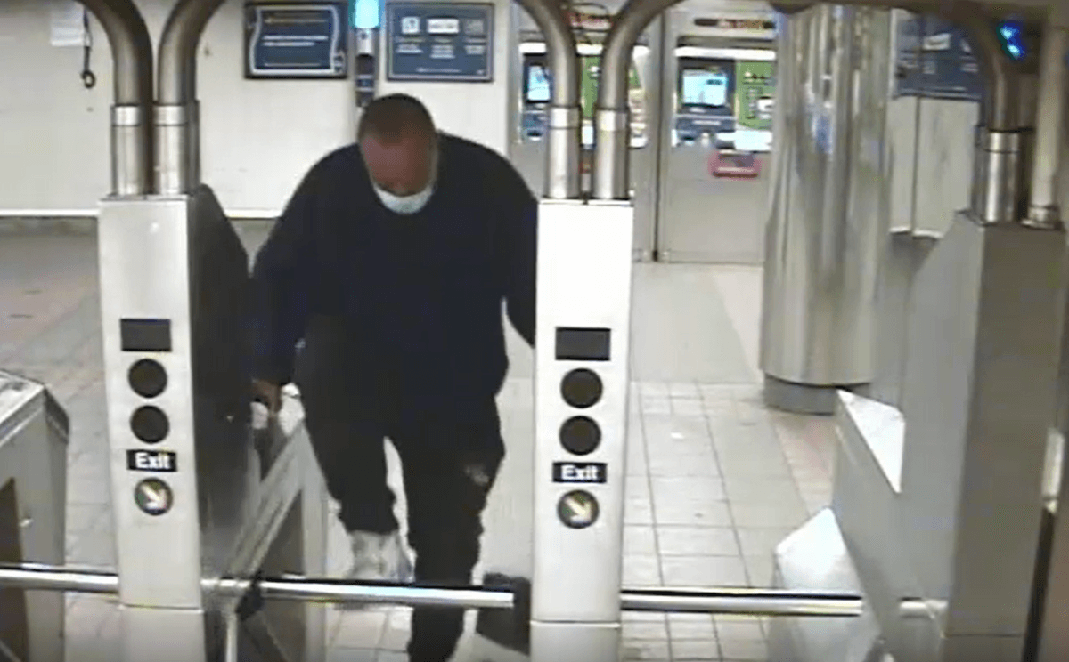 Creep wanted for sexually assaulting and robbing woman on Midtown train platform 1 robbery manhattan