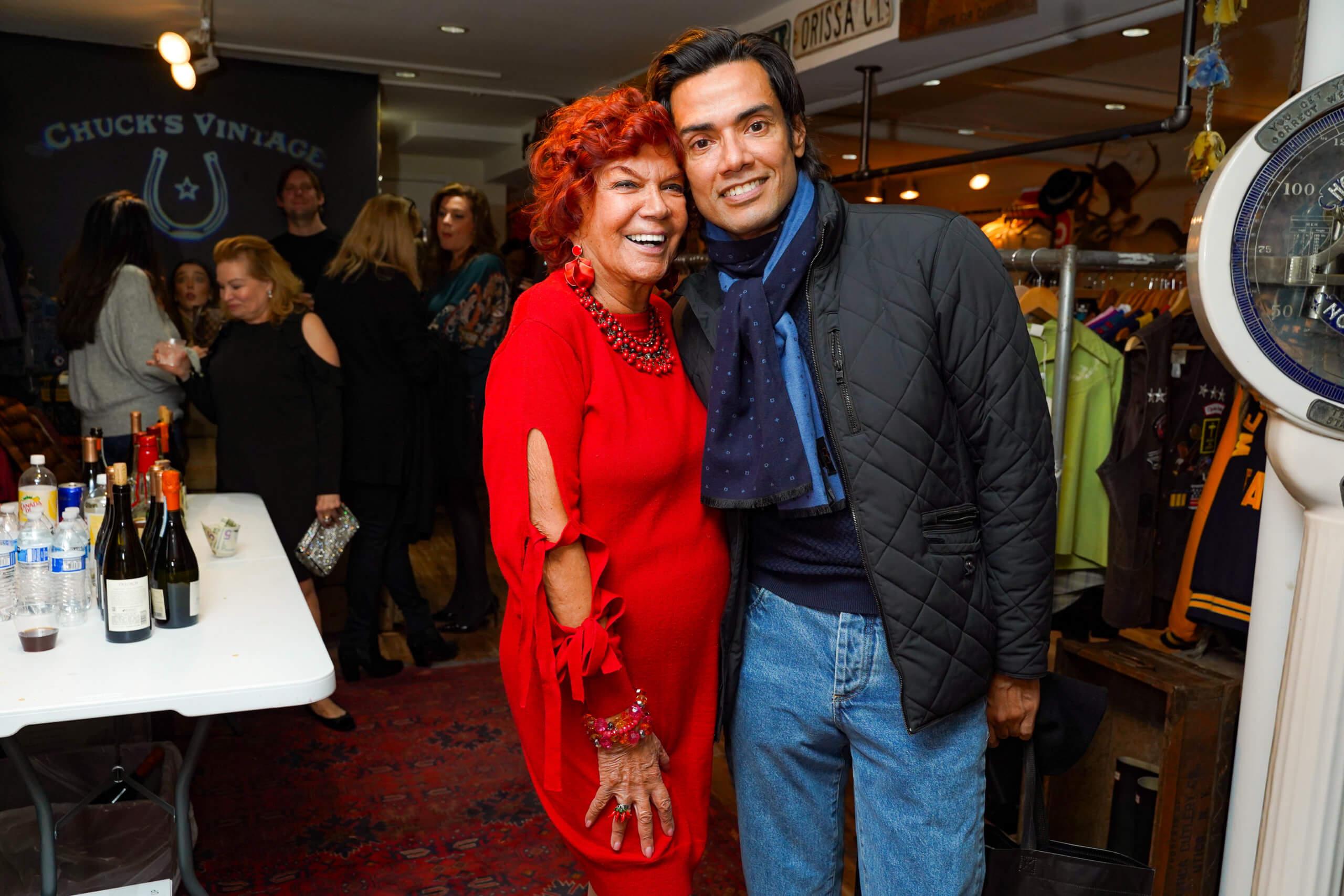 Big Apple Buzz | Chris Noth's agent issues, Nick Cannon comes to Queens and news bigs at Friar's Club holiday party 5