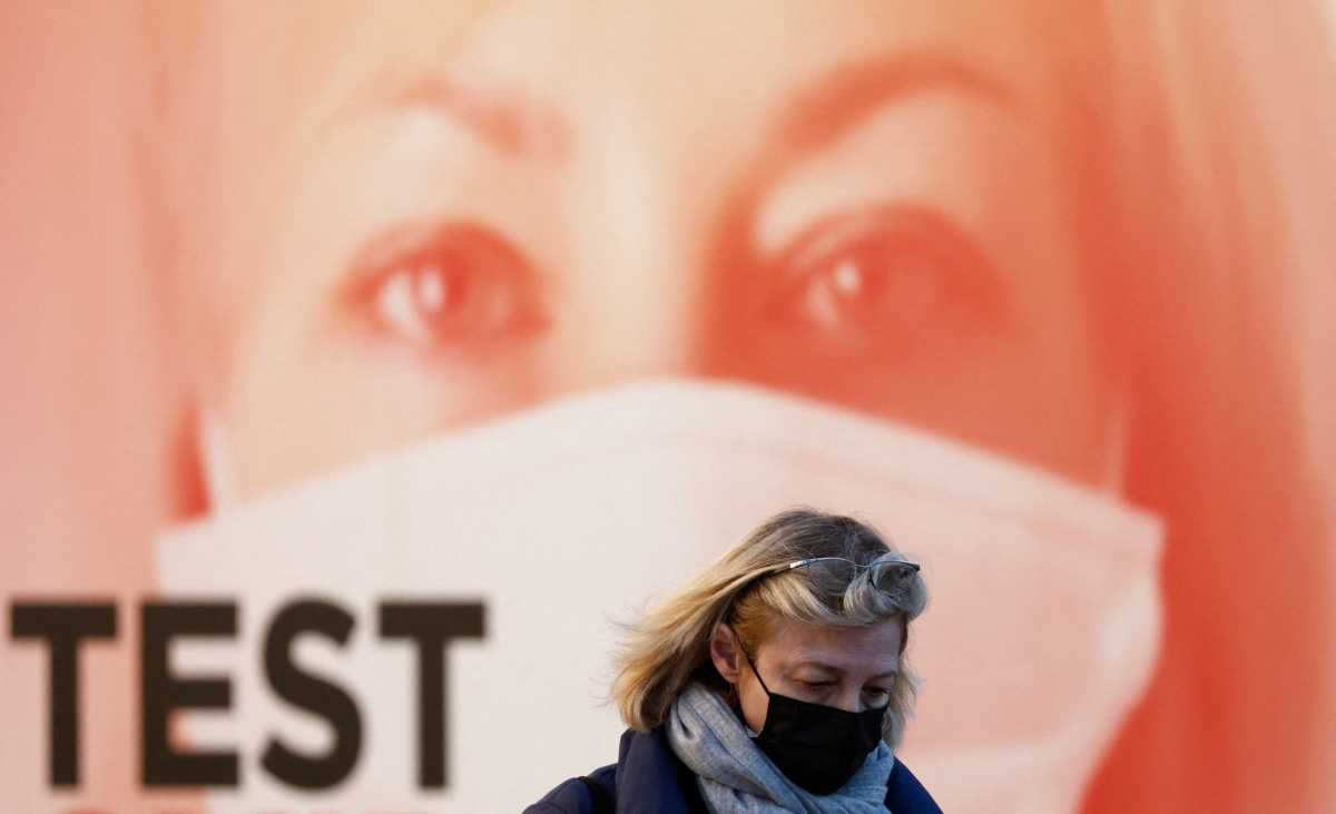 Coronavirus tests before New Year’s celebrations in Paris