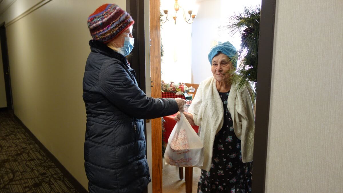 Citymeals on Wheels_Christmas Delivery 2