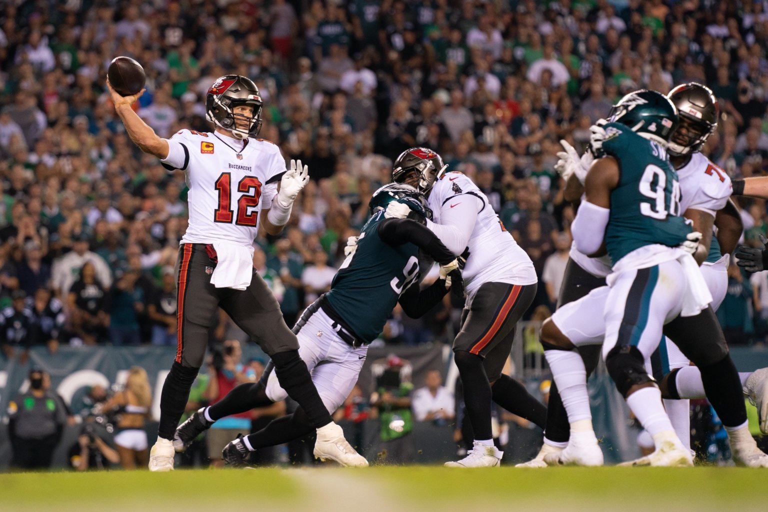 Eagles vs. Buccaneers 2022 NFC Wild Card preview, odds, offers, more