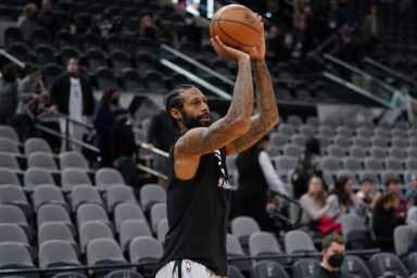 2022-01-22T000546Z_832175492_MT1USATODAY17542163_RTRMADP_3_NBA-BROOKLYN-NETS-AT-SAN-ANTONIO-SPURS-1200×800-1