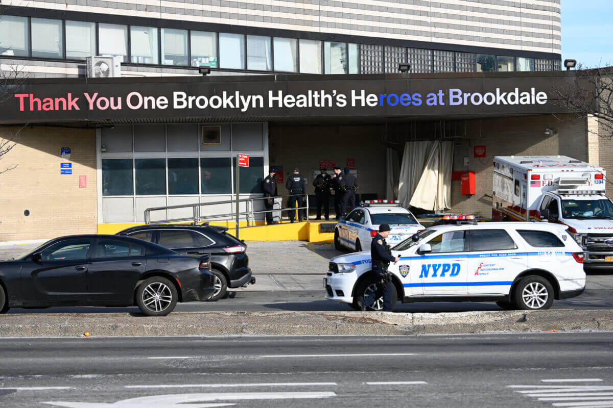 Brooklyn robbery suspect who escaped police custody at hospital turns himself in days later 3