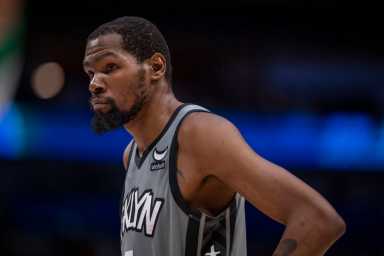 2022-01-21T031054Z_1145110298_MT1USATODAY17537136_RTRMADP_3_NBA-BROOKLYN-NETS-AT-DALLAS-MAVERICKS-1200×800-1