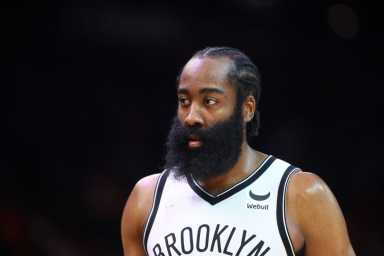 2022-02-03T002944Z_1689760469_MT1USATODAY17606925_RTRMADP_3_NBA-BROOKLYN-NETS-AT-PHOENIX-SUNS-1200×800-1
