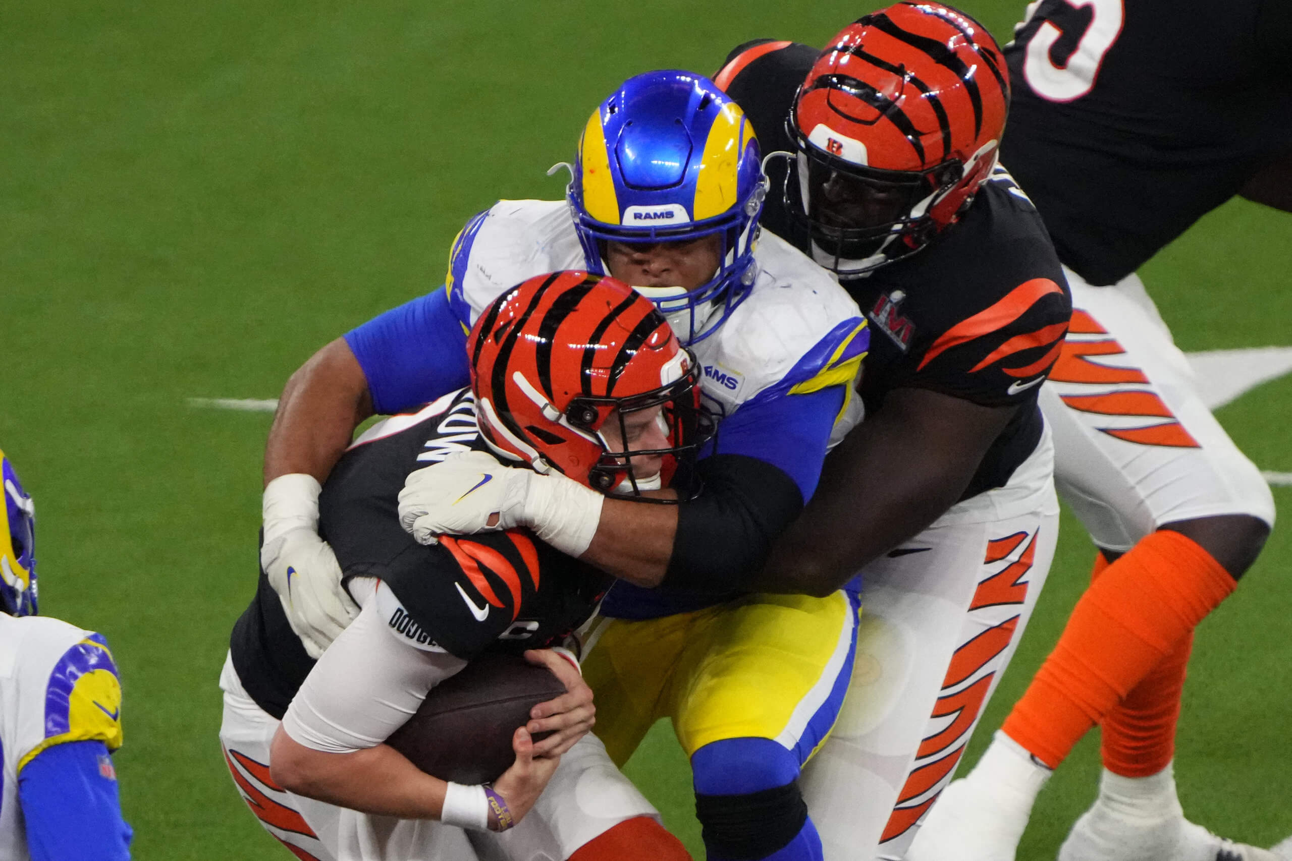 Super Bowl LVI: Rams pull out late winner to down Bengals 3 Super Bowl LVI Rams Aaron Donald