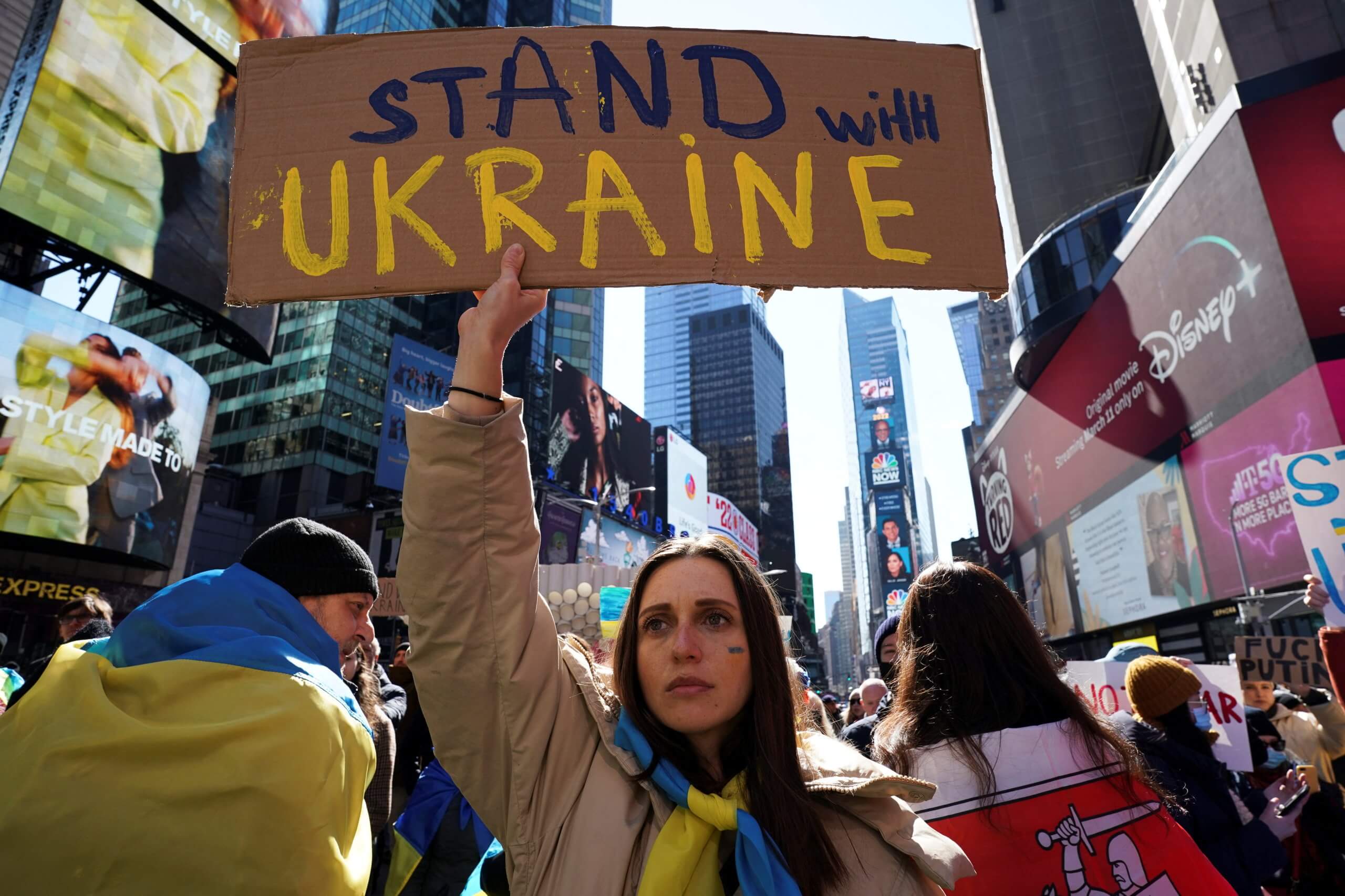 2022 02 26T175644Z 1996716597 RC2TRS9P018Z RTRMADP 3 UKRAINE CRISIS USA PROTESTS scaled SEE IT: New York stands united with Ukraine at latest rally in Times Square