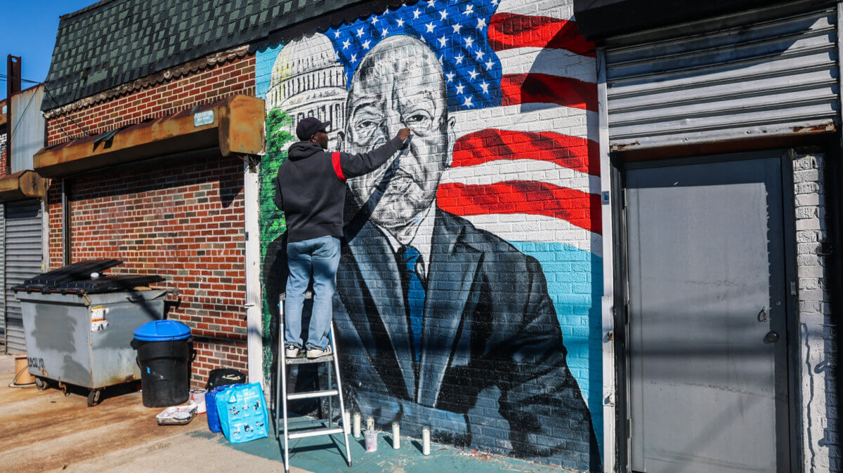 Artist, East Flatbush community celebrates John Lewis’ birthday with new mural 4