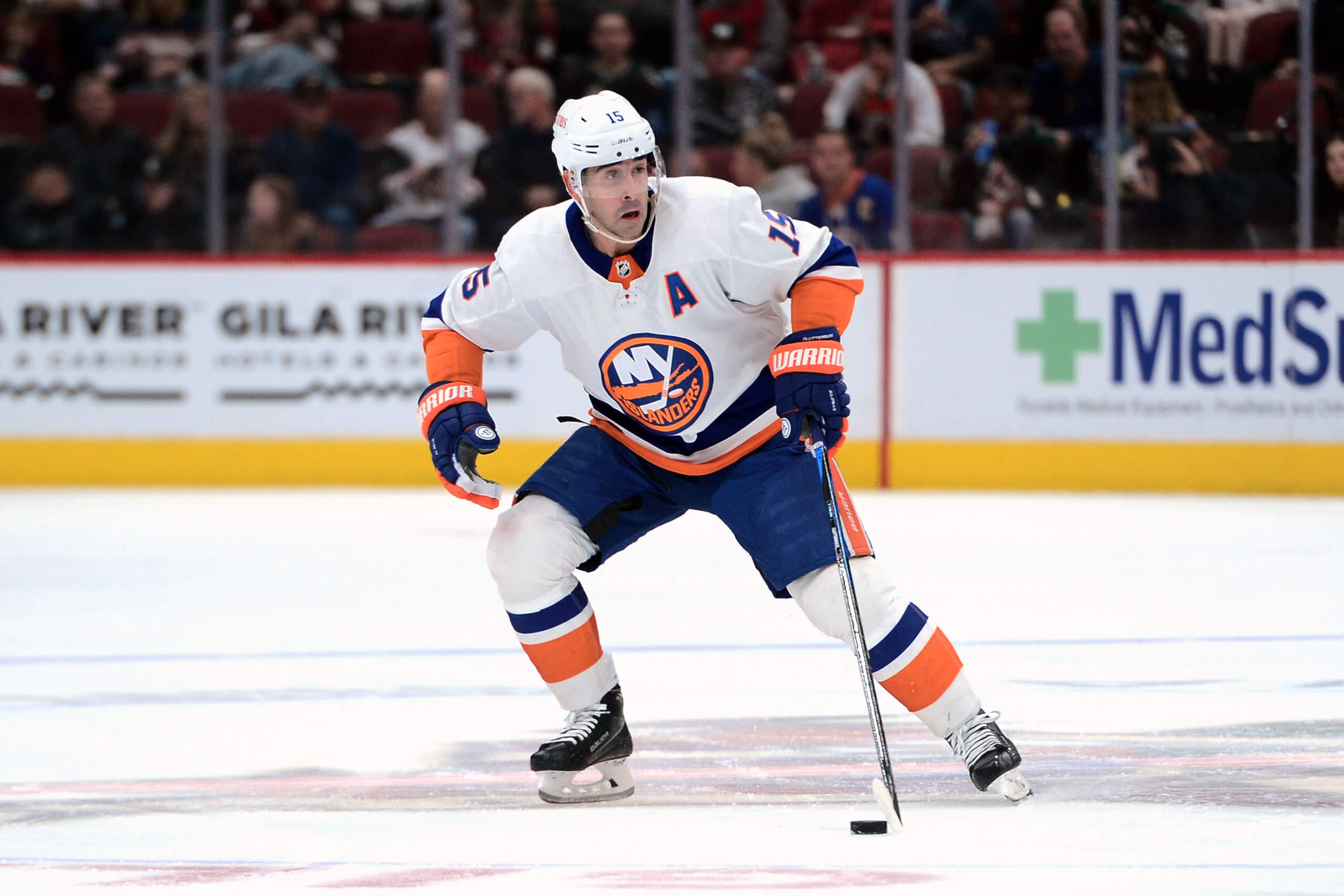 New York Islanders Cal Clutterbuck (15) celebrates after scoring a