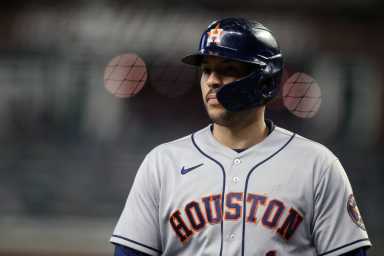 2021-11-01T012728Z_1403506240_MT1USATODAY17071030_RTRMADP_3_MLB-WORLD-SERIES-HOUSTON-ASTROS-AT-ATLANTA-BRAVES-1200×800-1