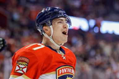 2021-12-31T035010Z_915889915_MT1USATODAY17432791_RTRMADP_3_NHL-TAMPA-BAY-LIGHTNING-AT-FLORIDA-PANTHERS-1200×800-1